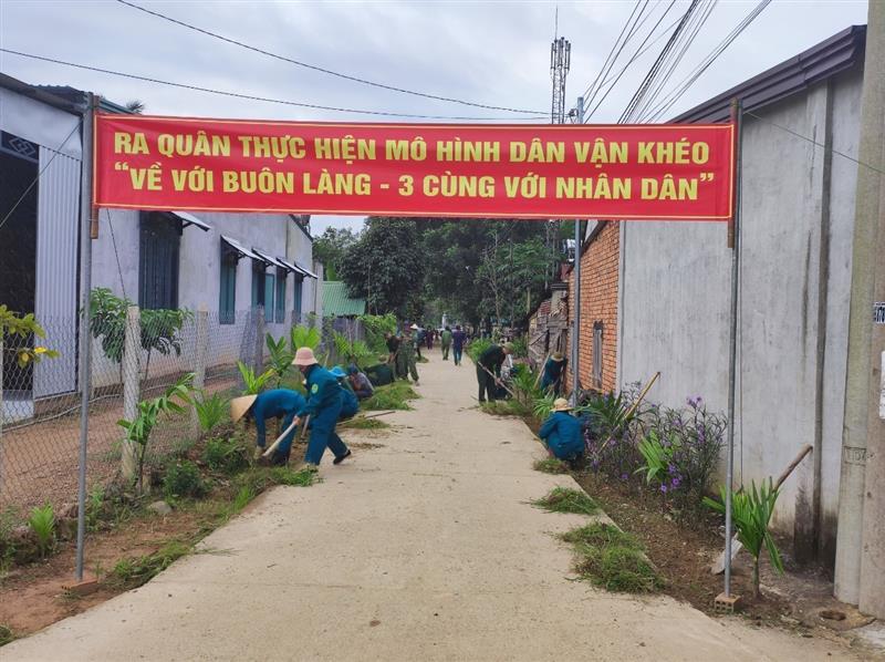 Chăm sóc cảnh quan nông thôn, đường làng ngõ xóm