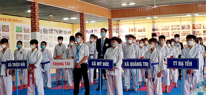 Các vận động viên tham gia giải Karate