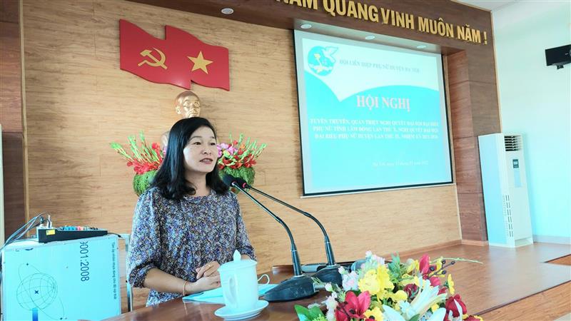 Đồng chí Nguyễn Thị Tiếng Thơ – HUV, Chủ tịch Hội LHPN huyện phát biểu khai mạc