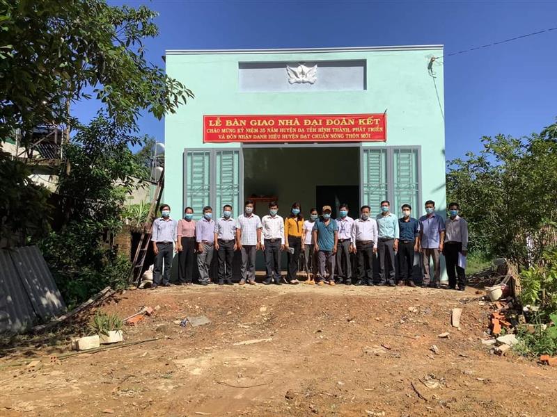 Ngôi nhà Đại đoàn kết được bàn giao cho gia đình anh Nguyễn Văn Đẹt