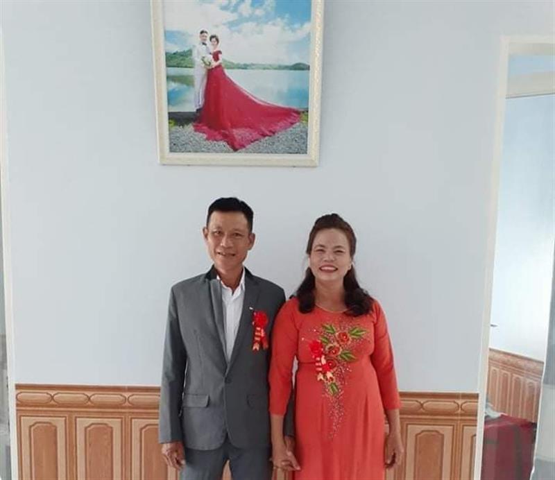 Vợ chồng chị Nguyễn Thị Búp - chi hội phụ nữ thôn Lộc Hòa – xã Đạ Lây.