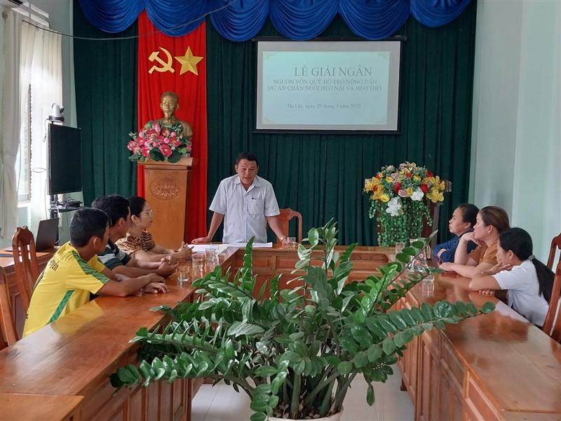 Đồng chí Lê Thanh hải - PCT Hội Nông dân huyện phát biểu tại buổi giải ngân