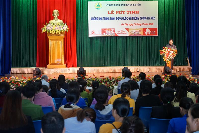 Huyện Đạ Tẻh Mít tinh hưởng ứng tháng hành động QG phòng chống HIV/AIDS