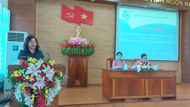 Đồng chí Nguyễn Thị Phương Thảo – Phó Chủ tịch Thường trực Hội LHPN tỉnh Lâm Đồng phát biểu chỉ đạo Hội nghị