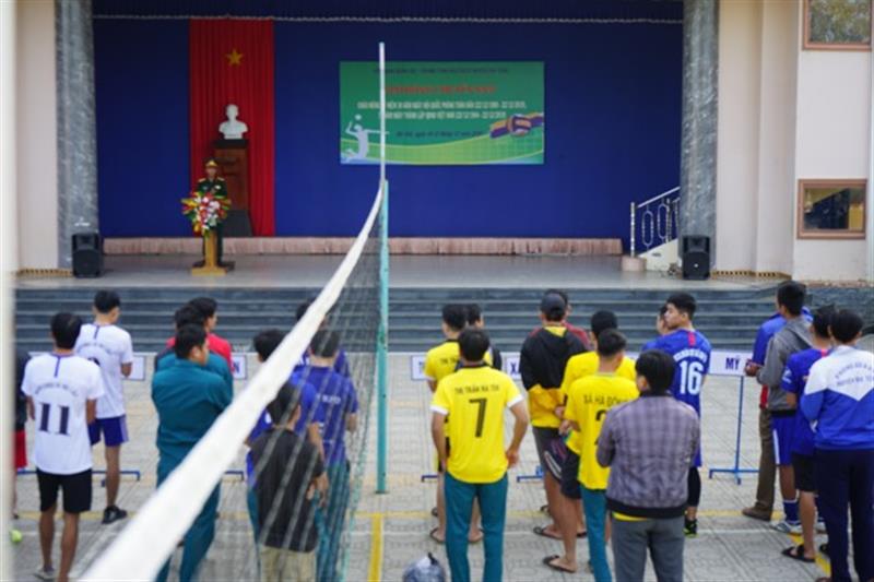 Lễ khai mạc giải bóng chuyền da chào mừng kỷ niệm 30 năm ngày hội Quốc phòng toàn dân và 75 năm thành lập Quân đội nhân dân Việt Nam