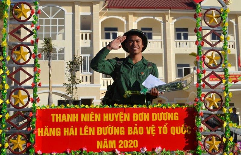 Tân binh chào tạm biệt