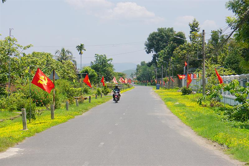 Từ nghị quyết của Đảng, nông thôn Đạ Tẻh tươi mới trong sắc cỏ hoa vàng, trở thành những không gian đáng sống