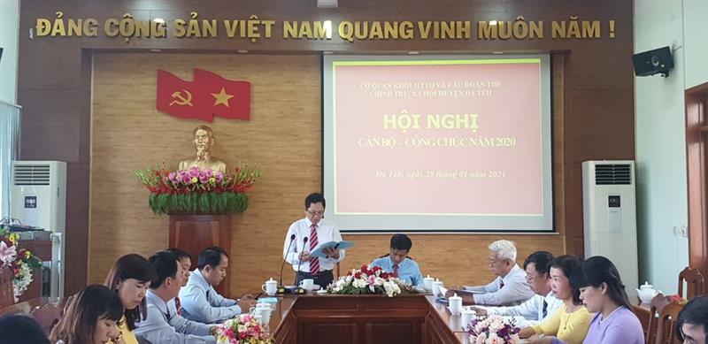 Đ/c Nguyễn Văn Tuyên -  Ủy viên BTV - Trưởng ban Dân vận - Chủ tịch UBMTTQVN huyện - trưởng cơ quan khối MTTQ và các đoàn thể huyện phát biểu tại hội nghị