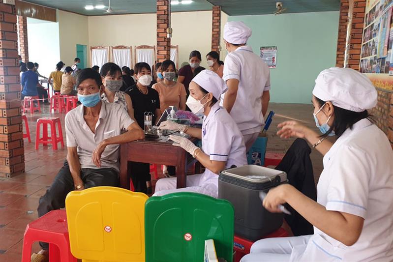 Huyện Đạ Tẻh tiến hành tiêm vắc xin Vero Cell - Sinopharm đợt 16 trên địa bàn