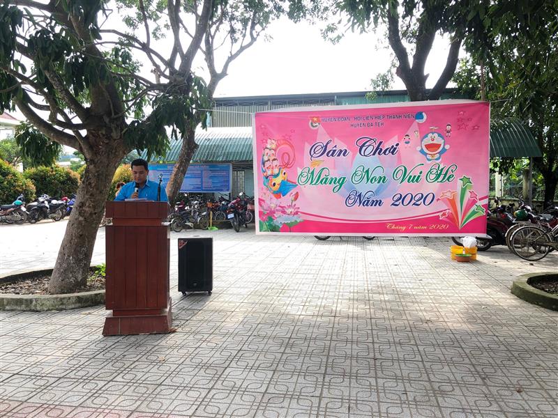 Ông Nguyễn Đức Trọng, PCT UBND xã Quốc Oai phát biểu tại buổi lễ