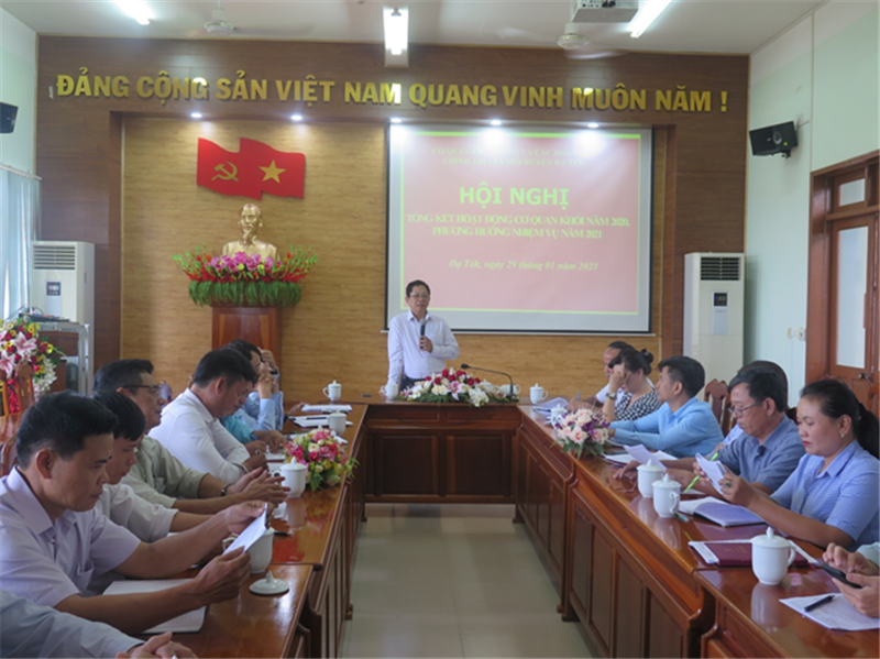  Đ/c Nguyễn Văn Tuyên - Trưởng khối Chủ trì hội nghị