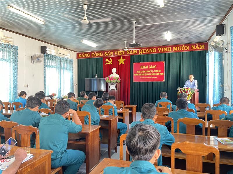 Khai mạc huấn luyện quân sự cho lực lượng dân quân cơ động thị trấn Đạ Tẻh