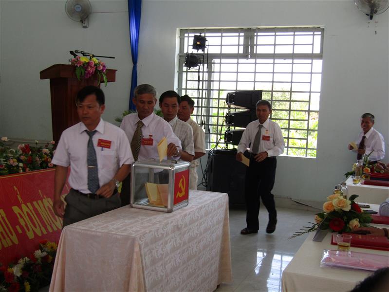 Bầu trực tiếp Bí thư cấp ủy tại Đại hội Đảng bộ xã Triệu Hải, huyện Đạ Tẻh