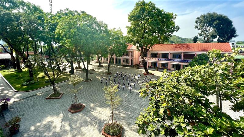 Trường THCS Nguyễn Văn Trỗi là điển hình tiêu biểu trong Phong trào Xây dựng cơ quan xanh - sạch - đẹp, an toàn, văn minh, thân thiện của huyện Đạ Tẻh