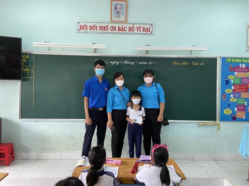 Đoàn TNCS Hồ Chí Minh TT.Đạ Tẻh chung tay phòng chống dịch bệnh Covid-19