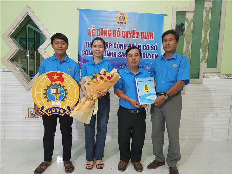 Liên đoàn Lao động huyện Đạ Tẻh thành lập mới công đoàn cơ sở khối doanh nghiệp