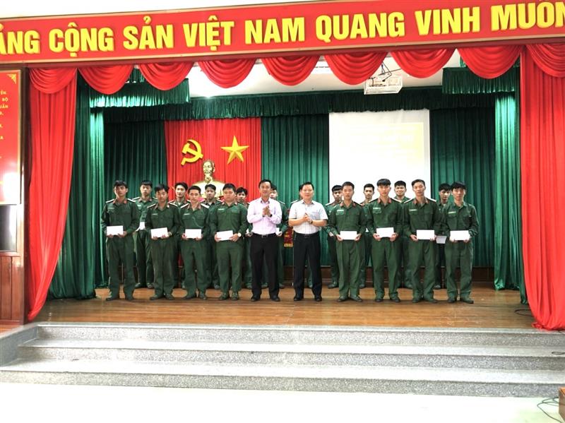 Huyện Đạ Tẻh đón quân nhân xuất ngũ về địa phương